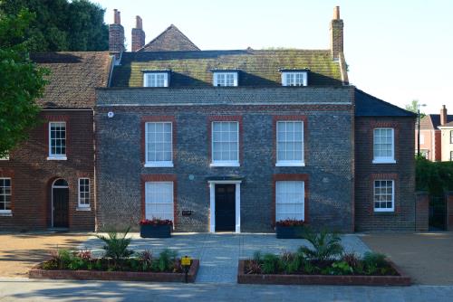 Westbury Manor Museum